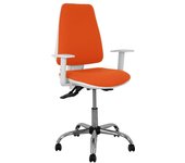 Elche blanca - Silla de oficina ergonómica con mecanismo asincro, regulable en altura y ruedas de parqué - Base cromada. Asiento y respaldo tapizados en tejido BALI color naranja oscuro.
