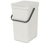 Brabantia - Cubo de basura Sort & Go 12L - Papelera de Reciclaje Mediana - Tapa en Posición Abierta - Fácil de Limpiar - para Debajo de la Cocina o Montado en la Pared - Light Grey - 20 x 25 x 35 cm