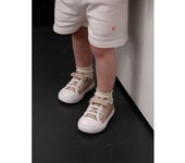 VERTBAUDET Zapatillas con cordones y cierre autoadherente para bebé dorado
