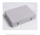 Caja de almacenamiento de joyas, caja de exhibición de joyas, caja de exhibición de joyas, caja de exhibición de joyas, caja de joyería transparente a prueba de polvo con tapa abatible gris
