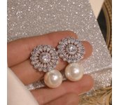 POMOiii Pendientes románticos con pasador para mujer, aretes femeninos delicados con perlas de imitación para regalo de fiesta, joyería blanco