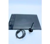 Tableta digitalizadora profesional Wacom tamaño M Intuos4: una experiencia de escritura similar a la del papel y el lápiz PTK-640/K0 negro