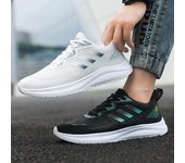 Zapatos deportivos ligeros de suela suave, superficie de malla, zapatos casuales luminosos transpirables, nueva tendencia de verano, zapatos deportivos para hombres que combinan con todo 39 negro
