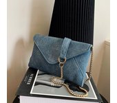 Bolso de hombro personalizado, estéticamente agradable, moderno y texturizado, bolso tipo sobre minimalista, correa de cadena, bolso bandolera, bolso de mujer azul oscuro
