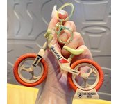 Colgante de bicicleta acrílico 3D de 6 colores, bonito mini colgante de bicicleta, simulación creativa de coche, pequeños accesorios, bolso colgante, accesorios de regalo