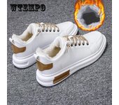 Zapatos de invierno cálidos de terciopelo acolchado de algodón para hombre, zapatillas de deporte de moda, zapatos casuales para estudiantes 44