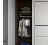 Deshumidificador pequeño para armario con absorción de humedad, enchufe británico y soporte para deshumidificar el aire interior.