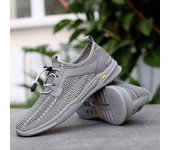 Zapatillas de deporte de moda de verano para hombre, zapatos casuales de malla de alta calidad, mocasines con agujeros, zapatos para caminar transpirables, mocasines de conducción suaves y sin cordones 36 negro