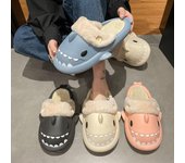 Pantuflas de algodón de tiburón para mujer, impermeables, de invierno, antideslizantes, para interior, de felpa, cálidas, para parejas, para el hogar, zapatos planos, chanclas de tiburón para hombre 38 negro