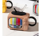 Tazas de cerveza con leche y tapa para el hogar, con forma de TV 3D creativas, exquisitas tazas de café de cerámica retro. 450ml rojo