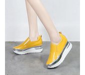 Zapatillas de otoño 2022 con tacón oculto para mujer, zapatos vulcanizados con plataforma sin cordones, mocasines antideslizantes de piel sintética de talla grande para mujer 35