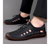 Zapatos de cuero de verano para hombre, zapatos casuales de suela blanda con tendón de res hueco, zapatos casuales con agujeros para hombre, sandalias de cuero transpirables de un pedal 39 negro