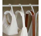 Ganchos para bolsos, perchas resistentes para bolsos, ganchos de plástico para armario, organizador de bolsos para mochilas, cinturones, bufandas y sombreros gris