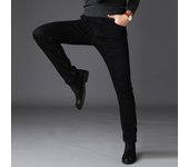 Vaqueros elásticos de color negro puro para hombre con cintura alta, corte recto pequeño y pantalones versátiles para un uso sencillo de hombre. 28