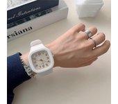 Relojes de pulsera informales con esfera digital de cuarzo cuadrado y correa de goma capaz azul