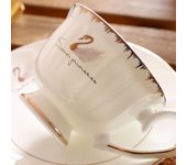 Taza y plato de café de lujo europeo, juego de dos piezas, Taza de cerámica con lago de cisne, taza de agua, taza de té de flores, taza para leche