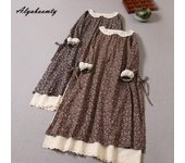 Japonés Mori Girl Primavera Otoño Mujer Vestido de lino de algodón Cuello Peter Pan Estampado floral Vestido retro Bordado Ahueca hacia fuera Vestido elegante vintage One Size azul marino
