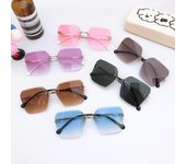 Gafas de sol sin marco con montura irregular para mujer, modernas gafas de sol para conducir y disparar en la calle.