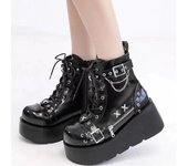 Nuevas botas de media pantorrilla de estilo gótico con plataforma de vampiro para cosplay de mujer, botas de moto cómodas con cuña de invierno para mujer 35