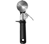 Cuchara para helado OXO Lever apta para lavavajillas plata