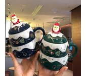 Taza de Navidad Personalidad Creatividad Taza con forma de árbol de Navidad Taza de cerámica Taza de agua Regalo de Navidad rojo