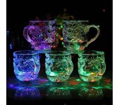 LED parpadeante cambio de color activado por agua ilumina la taza de whisky de cerveza de dragón 1cup