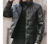 Chaqueta de plumón grueso con cuello alto brillante para hombre: un abrigo de invierno elegante y cálido. 2XL 70-77 kg