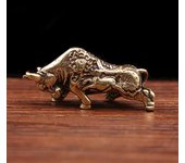 1 pieza de escultura de toro de latón retro, adornos en miniatura de cobre, decoración de escritorio, adornos de vaca ricos, pequeños regalos creativos