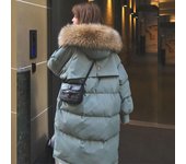 Chaqueta acolchada de plumón grueso de estilo coreano de longitud media para mujer 2024 S negro