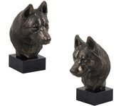 Siberian Husky, Chukcha - Dog statue, bust on stone base, sculpture, trophy for dog show by Art-Dog brand marrón