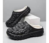 Pantuflas para hombre para el hogar, además de terciopelo, mantienen el calor, zapatos de algodón, para exteriores, resistentes al agua, para el baño, diseñadas con nuevas zapatillas de moda 39 negro