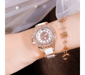 Reloj de lujo ligero para mujer, nuevo estilo, reloj Gypsophila, reloj de mujer con diamantes, industria pesada, exquisito reloj de moda, reloj de acero para mujer con temperamento.