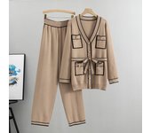 Otoño e Invierno traje de punto para mujer cárdigan pantalones con pernera ancha traje temperamento moda conjunto de dos piezas S caqui