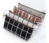 Estuche pequeño de lona con cuadrícula y rayas frescas, sencillo y creativo, para estudiantes, hombres y mujeres. blanco