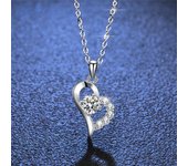 Colgante de plata de ley en forma de corazón, collar de moissanita de 1 quilates, collar de boda para mujer, prueba de diamantes aprobada GRA, joyería de moissanita. 1 carat