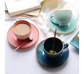 Juego de taza y plato de café de cerámica de 150/200 ml con personalidad japonesa, dorado, para leche, para uso doméstico, juegos creativos con degradado.