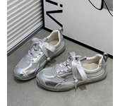 Zapatillas deportivas de satén con cordones y malla de aire plateada para mujer, nuevas zapatillas de deporte de moda informales con punta redonda y plataforma para entrenar 35