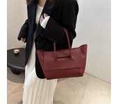 Bolso grande para mujer, nuevo bolso de hombro de cuero suave versátil de otoño 2024, bolso de mano de gran capacidad y gran sentido para viajeros rojo