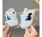 Zapatos de aprendizaje para bebé de suela blanda de otoño 2023 - Zapatillas deportivas blancas para niños y niñas (1-2 años) Estilo Forrest Gump Size 17 (Inner length 12.5 cm)