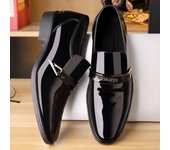 Novedad de verano, zapatos de cuero para hombres, moda coreana, combinables con todo, charol brillante, zapatos informales puntiagudos, zapatos de negocios para hombres 39