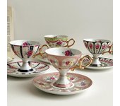 Taza de café de estilo palacio con base alta, creativa, de cerámica, para parejas, para té de la tarde, café con leche, juego de bebidas, taza de agua retro para el hogar. 101-200ml