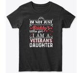 Camiseta unisex estándar para niños militares con el mensaje  Soy hija de un veterano S
