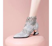 Nueva flor zapatos de mujer bordados de tacón alto puntiagudos tacón grueso botas frescas de malla hueca 35 plata