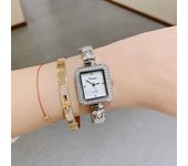Nuevo reloj de pulsera de diamantes retro cuadrado de moda, informal, ligero, de lujo, de cuarzo con tres manecillas para mujer.