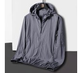 Chaqueta ligera y transpirable de verano para hombre, chaqueta softshell con protección solar informal de gran tamaño, chaqueta informal con capucha 5XL negro