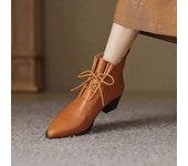 Botas de tacón cuadrado hasta el tobillo modernas de moda para invierno, zapatos de mujer de estilo coreano 2024, botas de mujer de tacón medio con punta puntiaguda y cordones de alta calidad 35 marrón