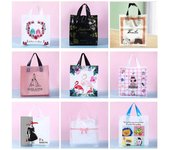 50 piezas de bolsas de plástico con dibujos animados para el mercado, tiendas, platos verticales, embalaje de ropa, bolsas para regalo de festival, bolsas de almacenamiento gruesas 25x30x8cm