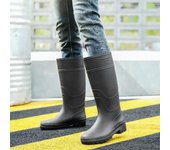 Botas de lluvia impermeables de PVC para días lluviosos para hombres sin cordones antideslizantes 2024, botas de agua con punta ancha, zapatos de moda de diseñador para hombre 39