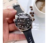 Reloj mecánico automático luminoso Seamaster 150 para hombre: elegante y resistente al agua hasta 300 mAh.