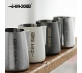 Jarra para espumar leche MHW-3BOMBER, jarra de acero inoxidable para espresso con termómetro, accesorios duraderos para cafeteras. 600ml